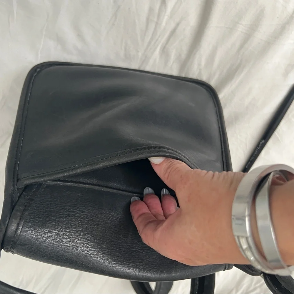 Vintage Coach Legacy Studio Flap Medium Crossbody Bag Black Leather H9Z 9145